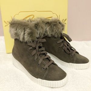 Bettye Muller platform suede platform wedge fur lace up high top sneakers 7